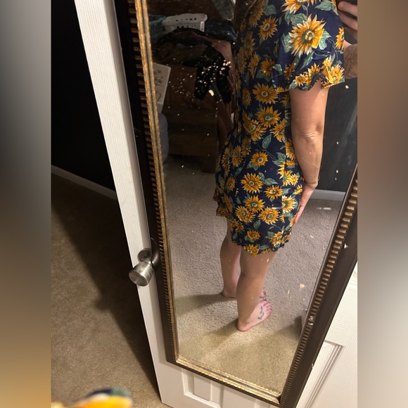 Adorable sunflower print vintage romper - Picture 4 of 8